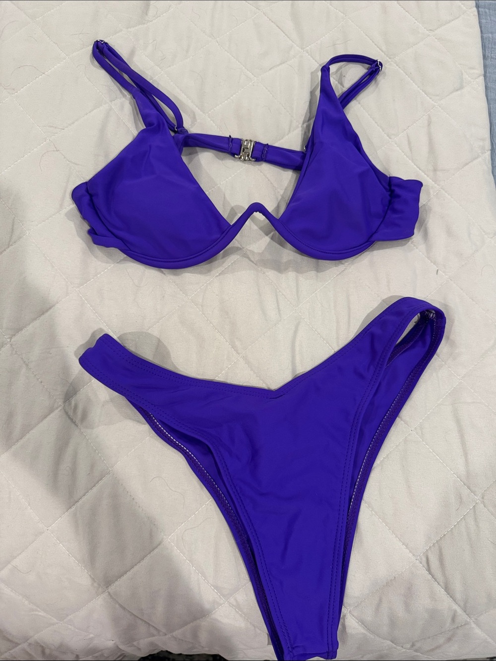Women’s V-Wire Underwire Bikini Set in Vibrant Purple